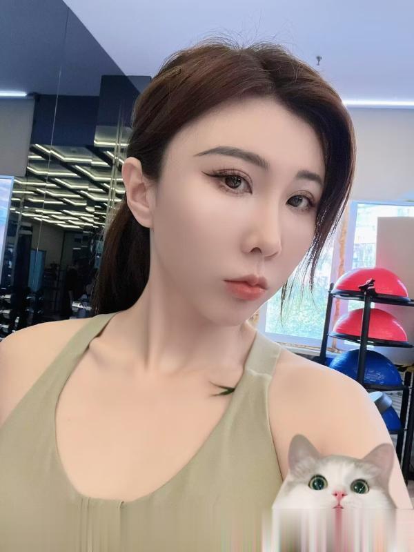 爱健身的美少妇