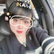 钟楼可爱小美女