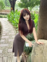 陆家嘴白嫩颜值小姐姐