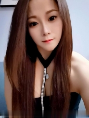 龙华丰满性感美女