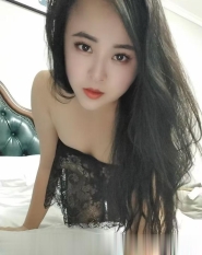 苗族娇小可人妹妹