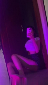 徐汇带服务有腹肌妹子