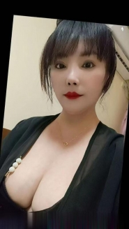 风韵巨乳少妇