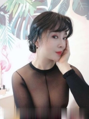 小巧玲珑奶子大的少妇