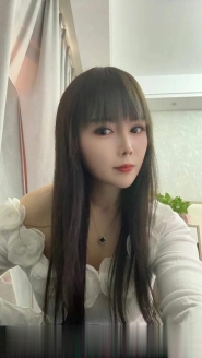 张府园苗条小少妇