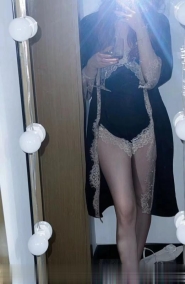 肥臀服务少妇