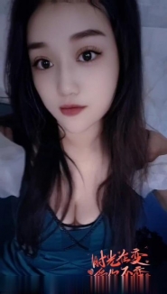 巨乳默默