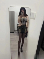 会喷水的小姐姐