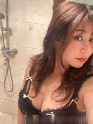 大奶美女抓龙筋