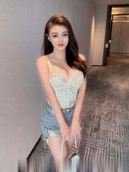 大胸服务好御姐