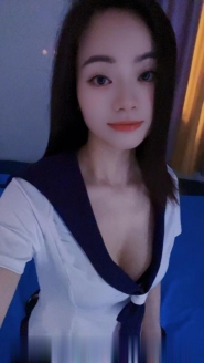 皮肤白嫩小姐姐茉莉