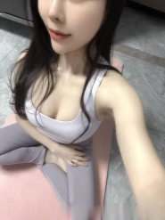 南山练瑜伽亦菲