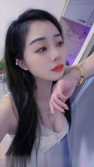 性感美妞小红花