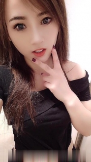苗条靓妹菲菲