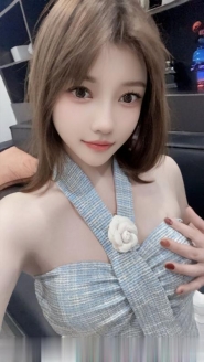 清纯女友翘臀老师
