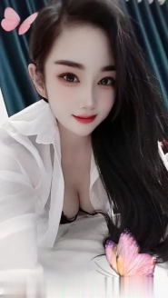 前凸后翘的乐宝