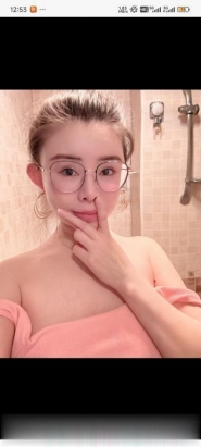 S型身材高颜值小姐姐