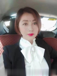 劲松短发骚少妇
