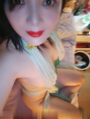草莓大胸骚逼