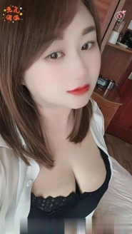 大奶风骚妹子