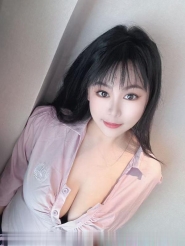 丰满的妞悦悦