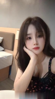 可爱圆润小姐姐莹莹