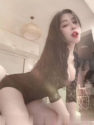 肤白大奶小少妇