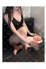七月小姐姐