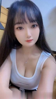 后湖大胸小姐姐
