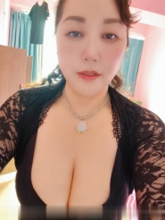 特大胸泻火少妇