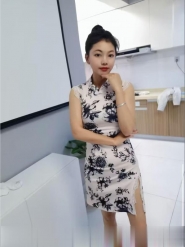 美乳骚小雪