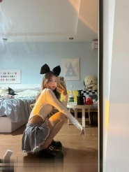 年轻的小姑娘