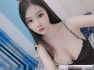 清纯肤白大胸女友