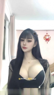 大眼睛大胸妹梦梦