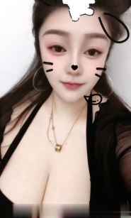 超大胸少妇