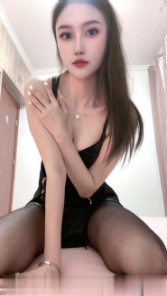 黑丝白屁股