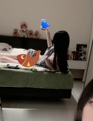 瘦瘦高高漂亮妹子