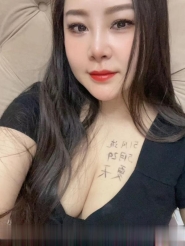 跳艳舞的夏天小姐姐